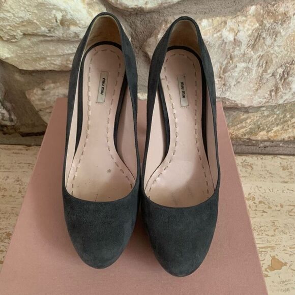 Miu Miu Women’s Grey suede covered platform pumps size 37.5 - Picture 3 of 13